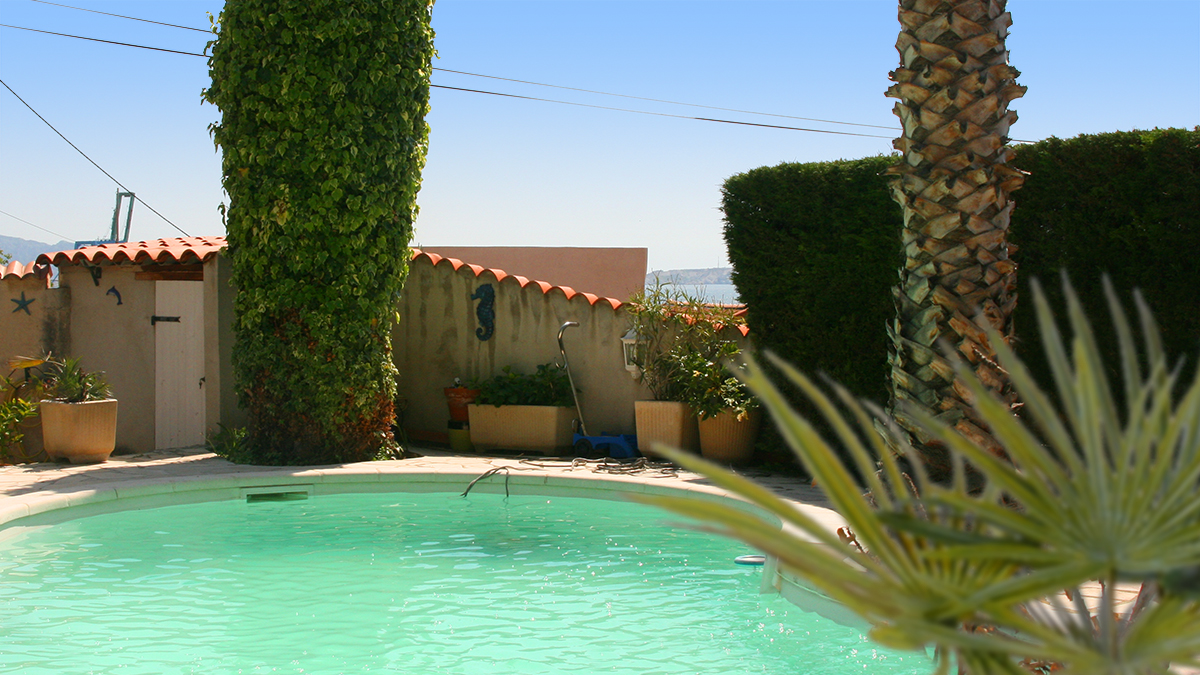 Mourepiane : cette maison jardin piscine et vue mer est vendue